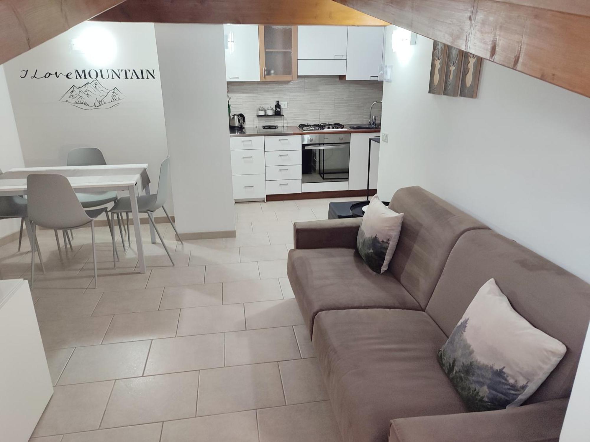 Appartamento Con Giardino Carisolo Bagian luar foto